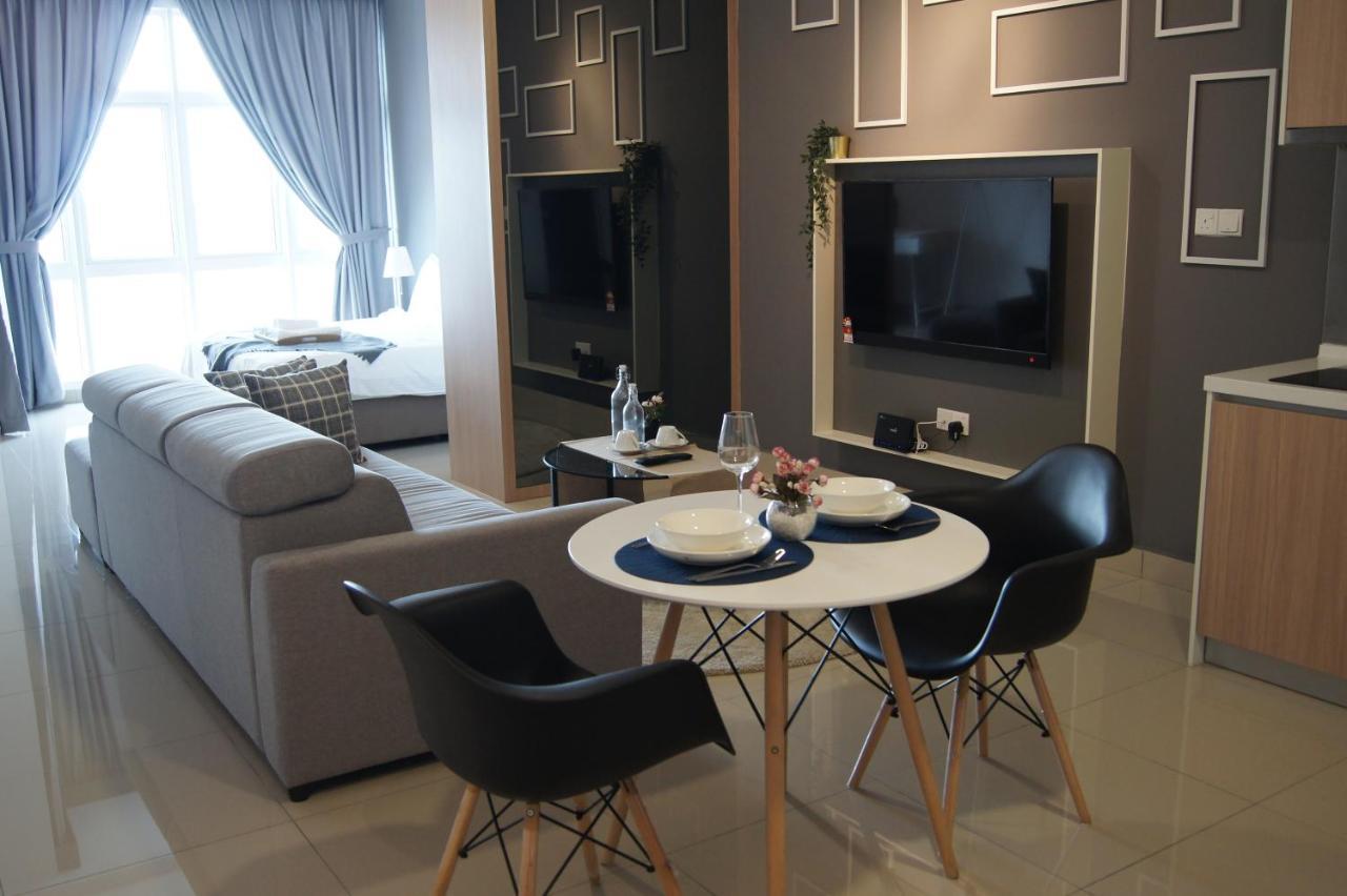 Twin Galaxy Suites By Iconic Bliss Johor Bahru Exteriör bild