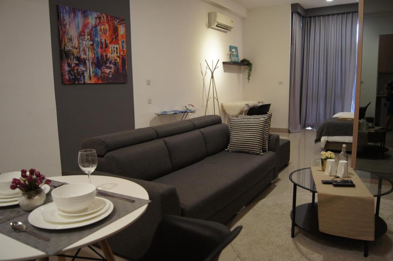Twin Galaxy Suites By Iconic Bliss Johor Bahru Exteriör bild