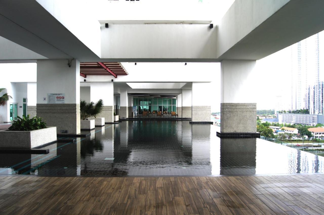 Twin Galaxy Suites By Iconic Bliss Johor Bahru Exteriör bild
