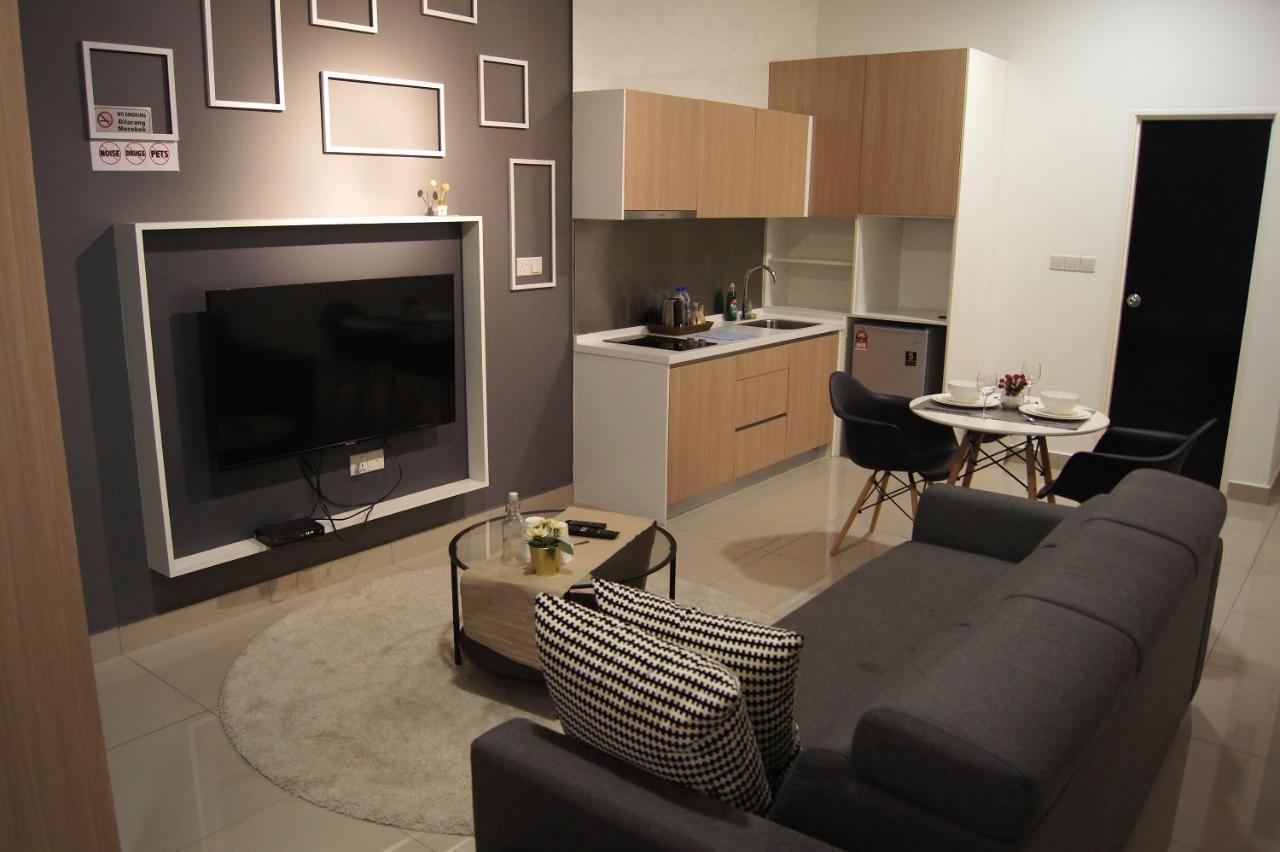 Twin Galaxy Suites By Iconic Bliss Johor Bahru Exteriör bild
