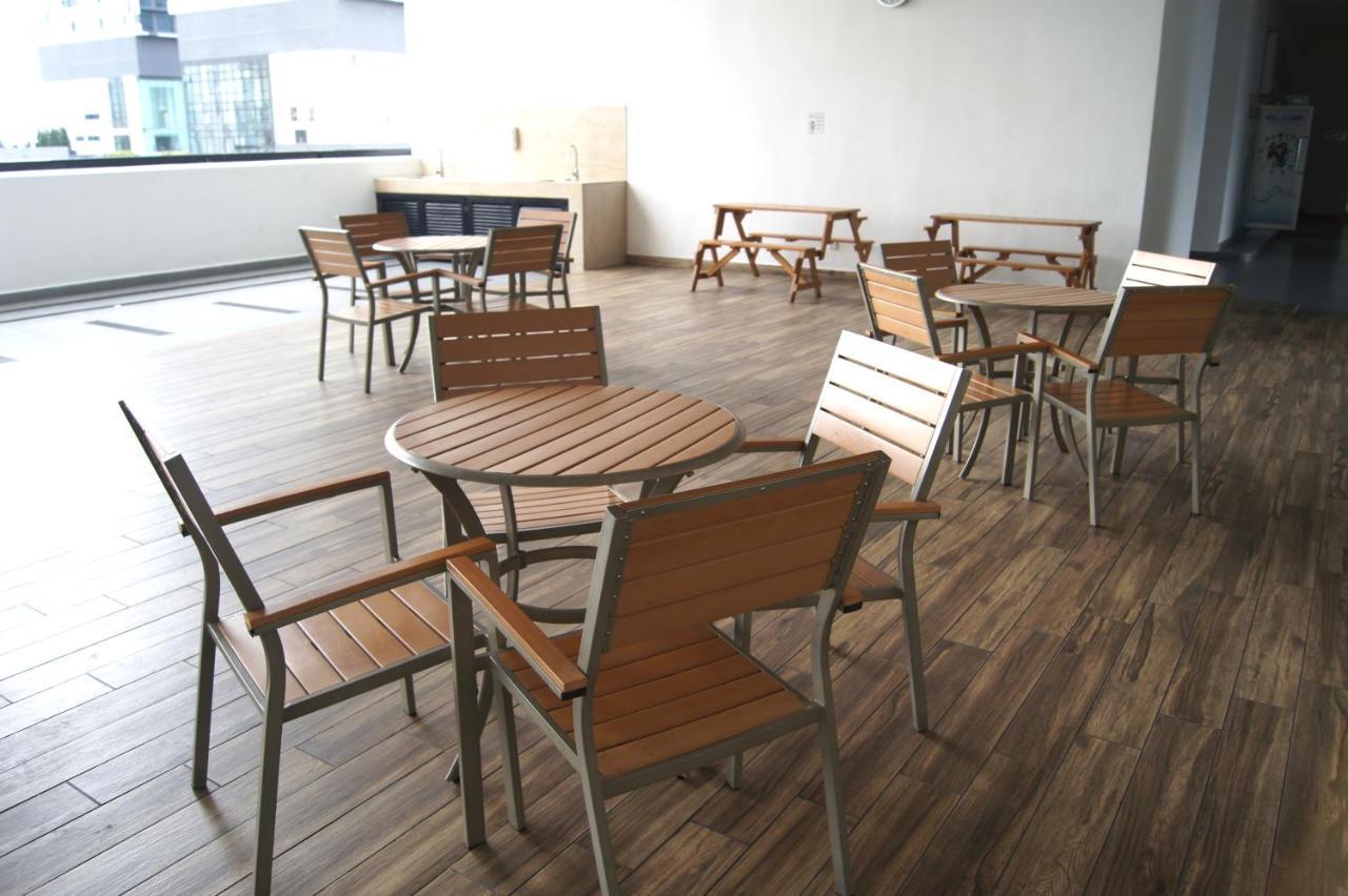 Twin Galaxy Suites By Iconic Bliss Johor Bahru Exteriör bild