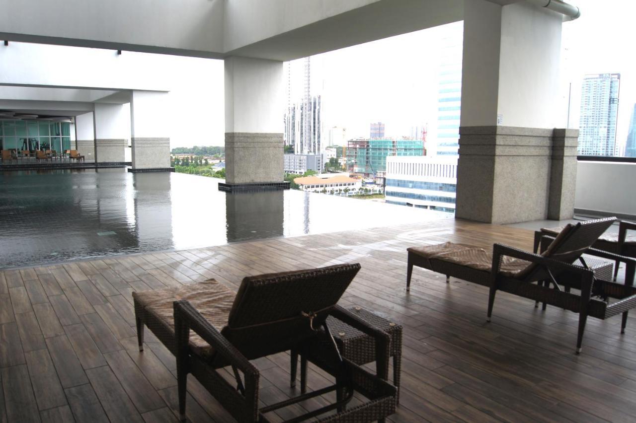 Twin Galaxy Suites By Iconic Bliss Johor Bahru Exteriör bild