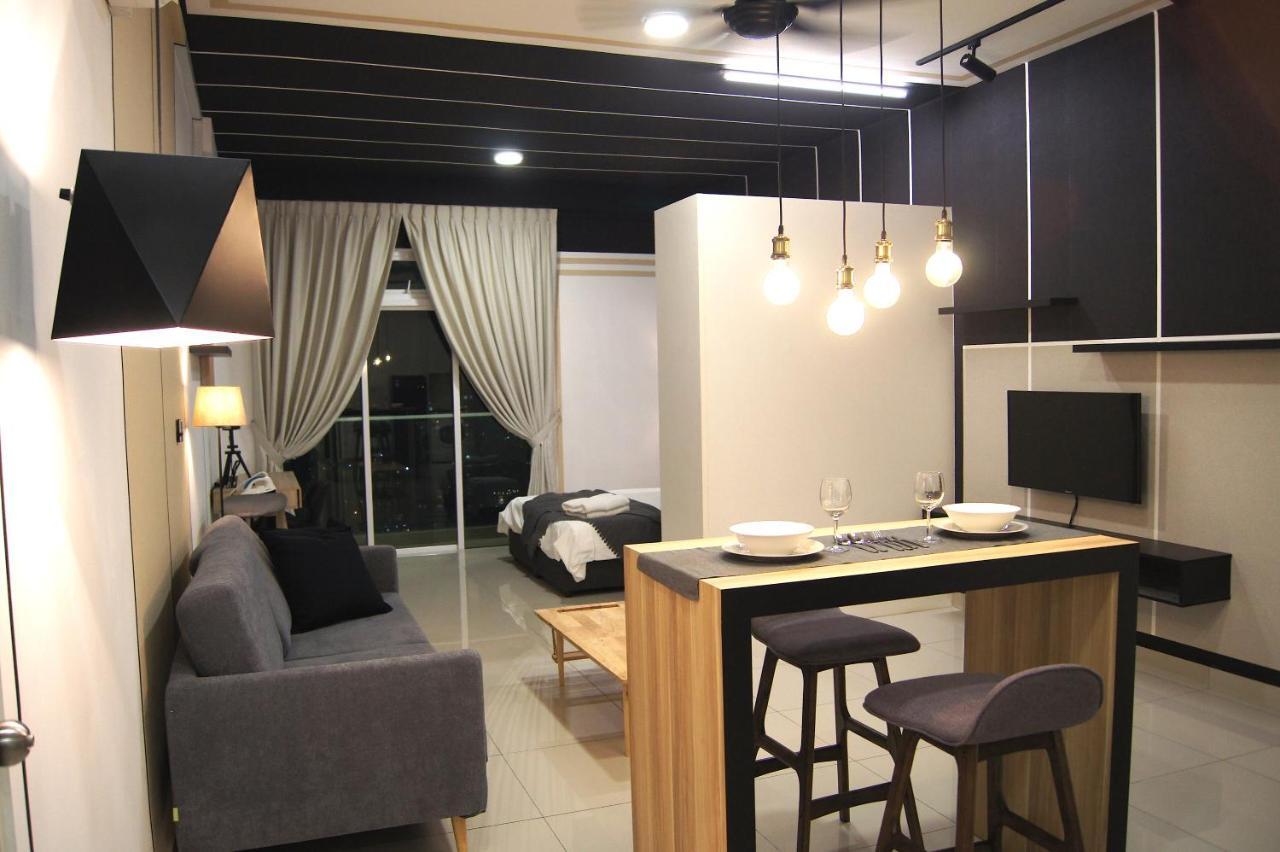 Twin Galaxy Suites By Iconic Bliss Johor Bahru Exteriör bild