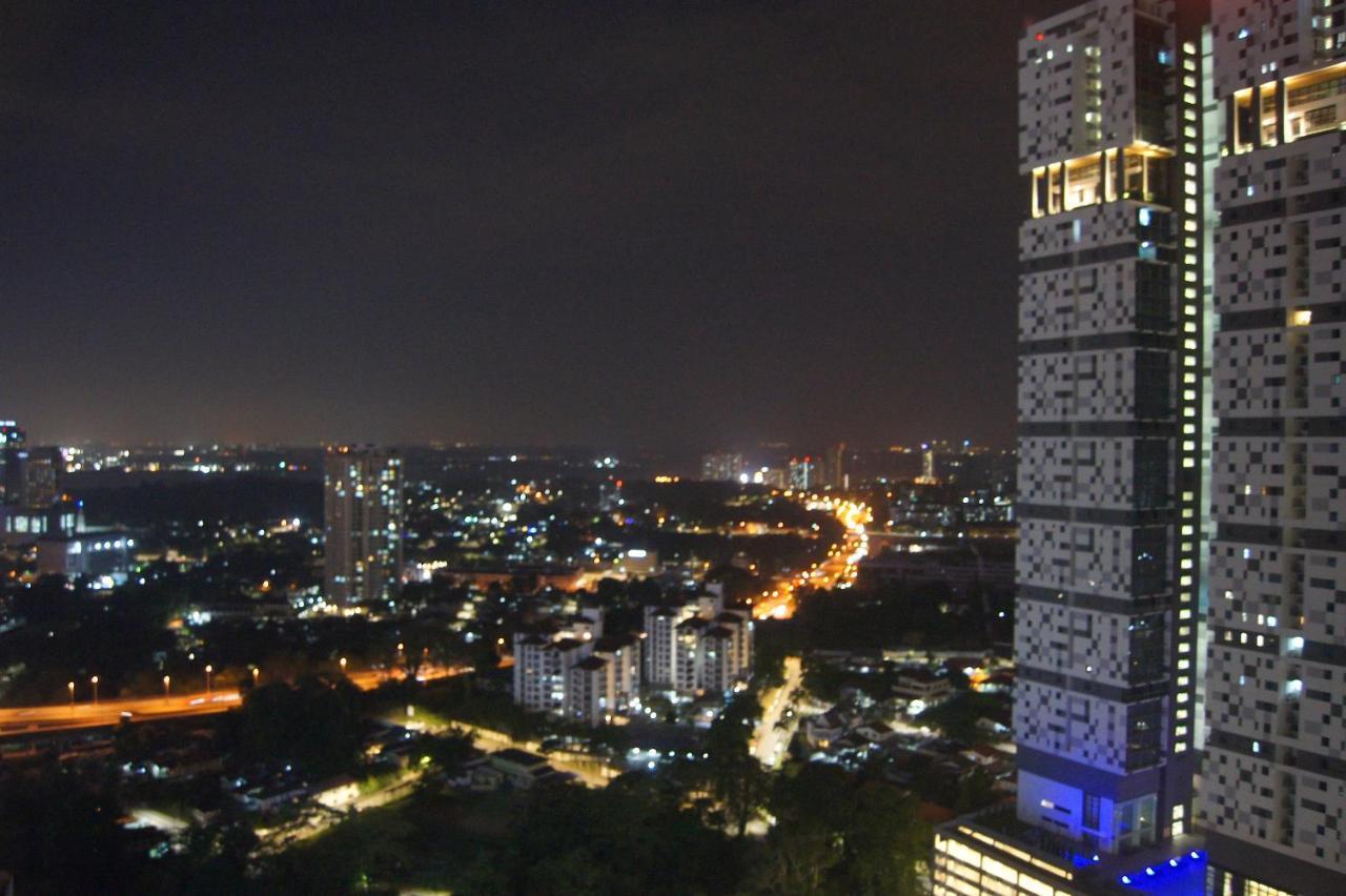 Twin Galaxy Suites By Iconic Bliss Johor Bahru Exteriör bild