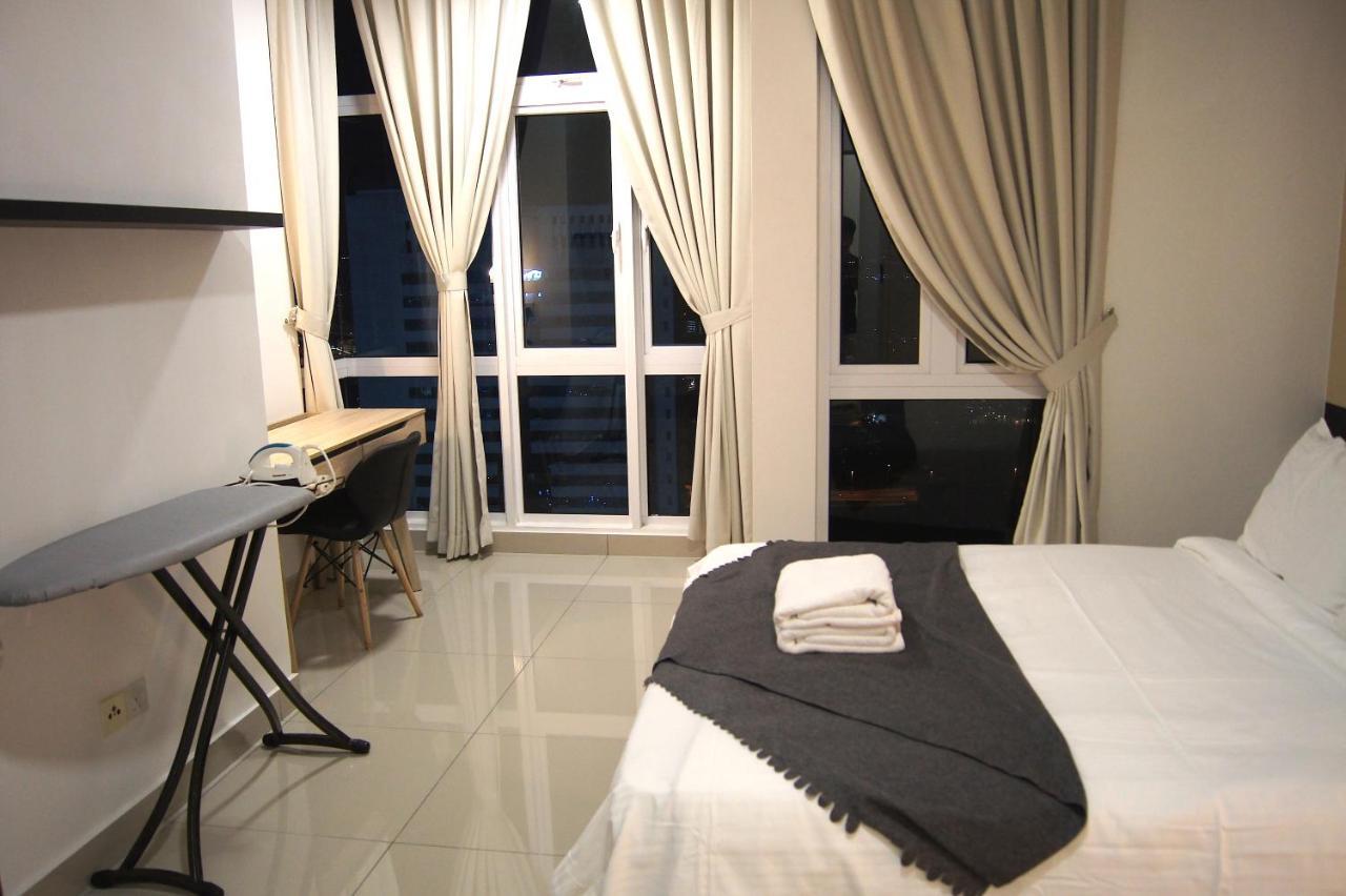 Twin Galaxy Suites By Iconic Bliss Johor Bahru Exteriör bild