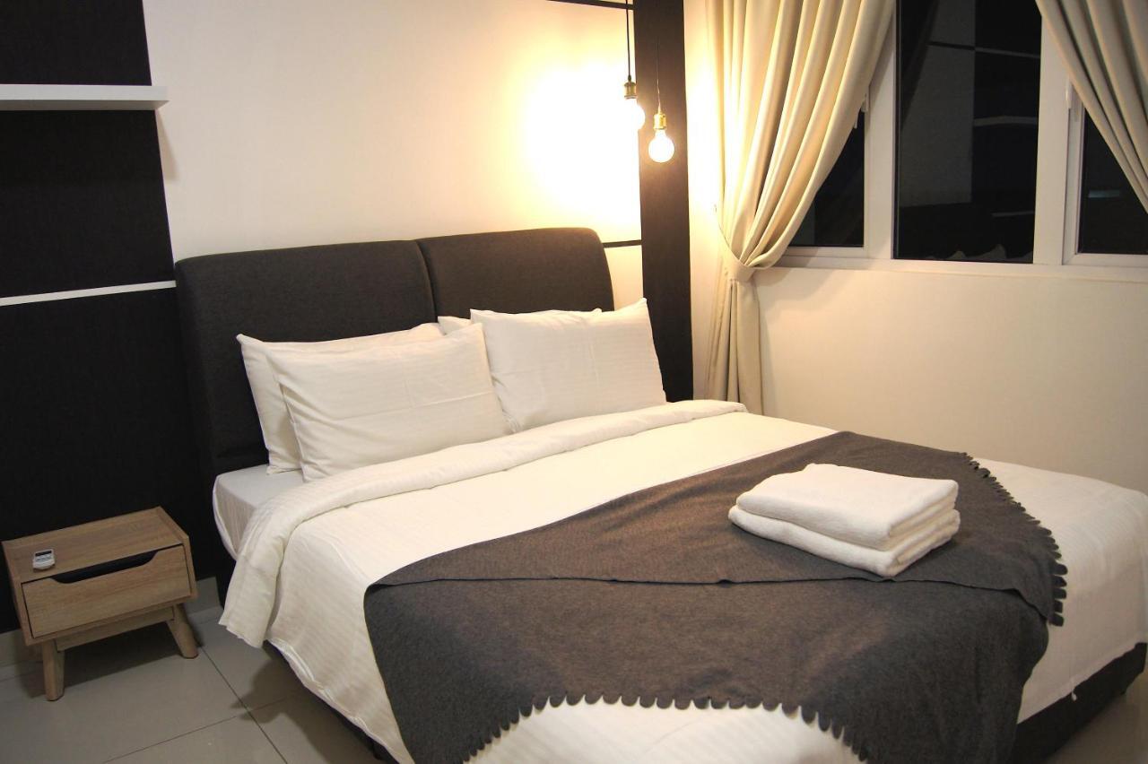 Twin Galaxy Suites By Iconic Bliss Johor Bahru Exteriör bild